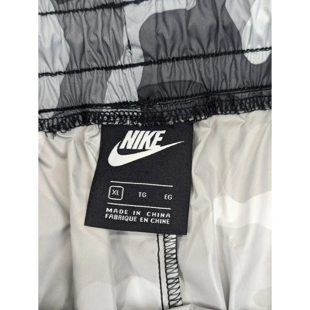 Nike Windbreaker Camouflage Joggers Pants Womans XL Pink Check 34x26 Plus